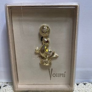 Volupte gold seal with a ball gold brooch with ruby eye